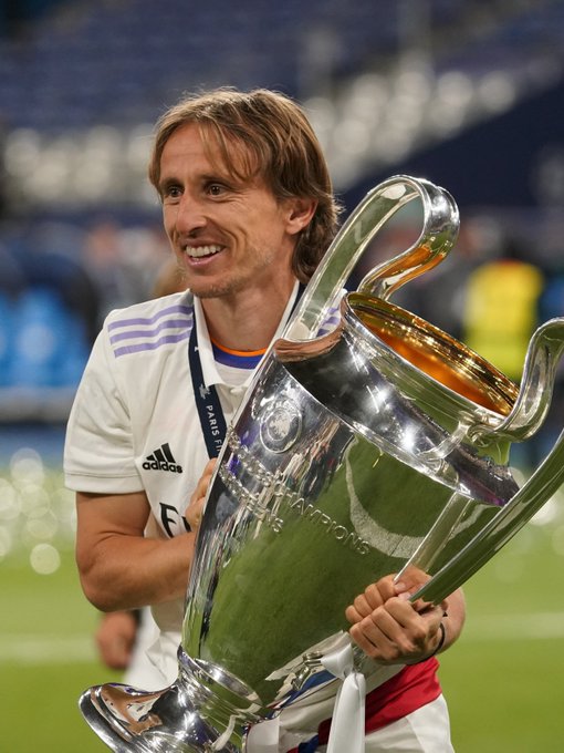 詹姆斯末节怒砍12分！雷迪克：他为湖人注入了强心剂