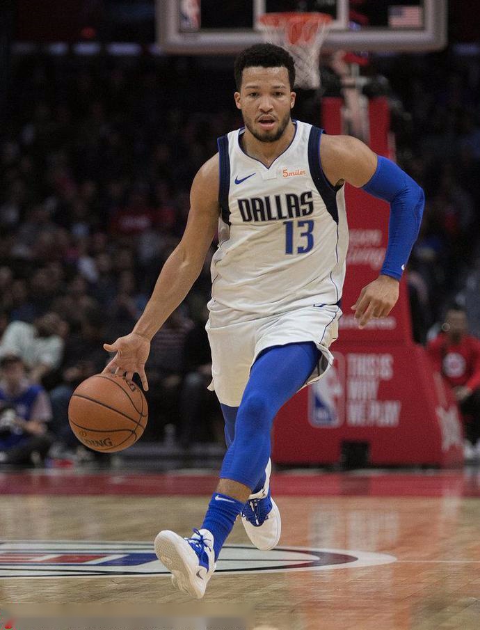 根据两队的 根据两队的